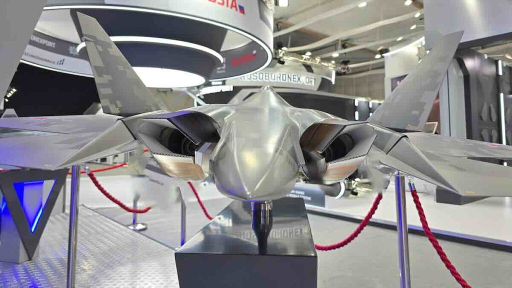 Su 57 sa novim stelt mlaznicama motora.