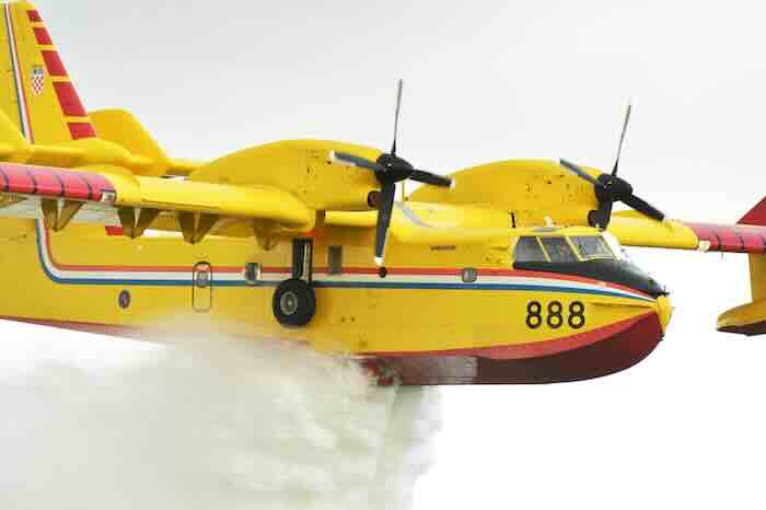 CL 415 Super Scooper CL 415 Super Scooper