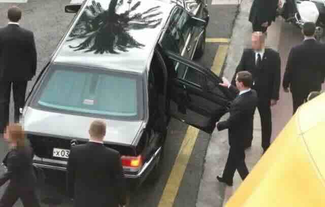 Medvedev u Pulman varijanti mercedesa na bazi W140