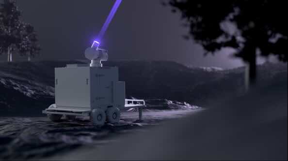 laser puni dron tokom leta