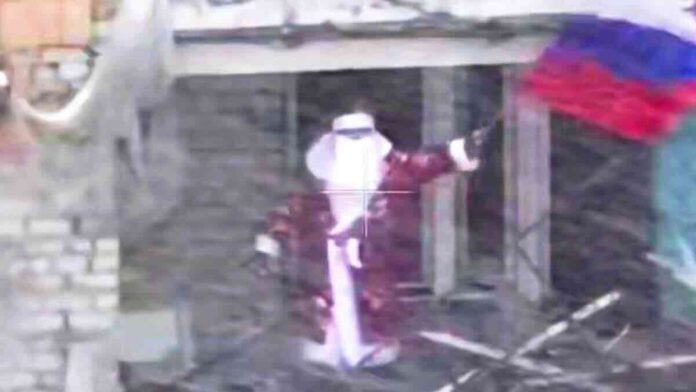 ruski vojnik obučen kao deda mraz u mirnogradu