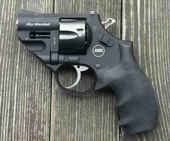 Kort revolver 9 mm luger , 1.398 evra