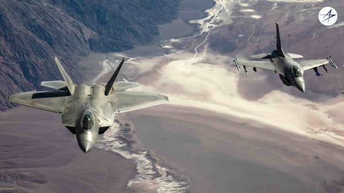 F 22 i F 16 lockheed martin F 22 i F 16 lockheed martin