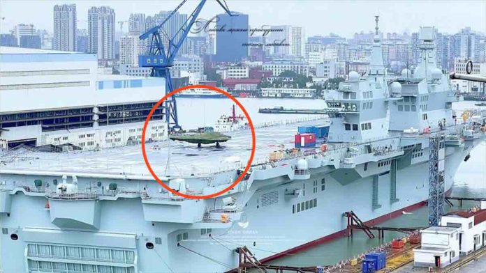 GJ 11 testiran na palubi nosača aviona „Sičuan“ GJ 11 testiran na palubi nosača aviona „Sičuan“