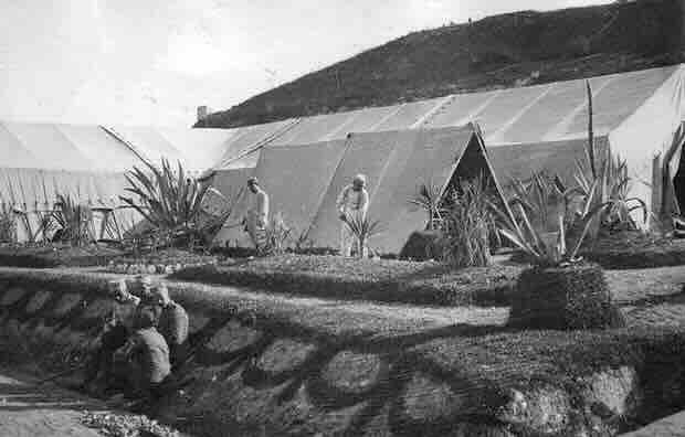 Logorovanje na Krfu Logorovanje na Krfu