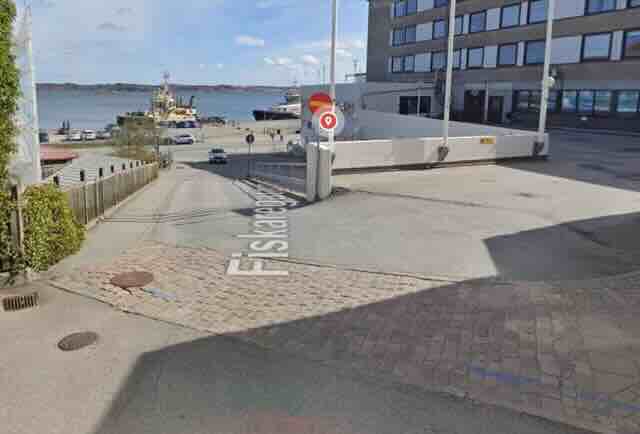 Mesto s kog je krenuo automobil. Moze se proceniti tačno mesto udara po pravcu