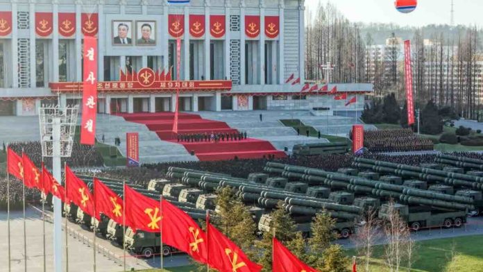 Pjongjang predstavio nuklearno sposobni 600mm „super MLRS“