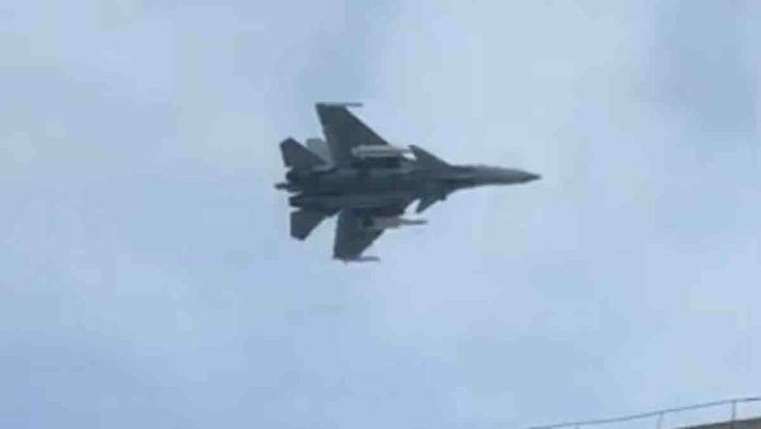 YJ-15 kineska protivbrodska raketa na lovcu J-15T