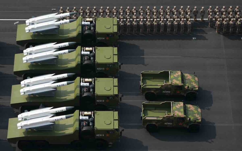 YJ 15 kineska protivbrodska raketa na paradi