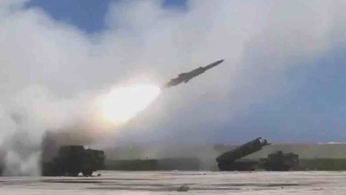 kineska raketa CM 302 u trenutku lanisranja