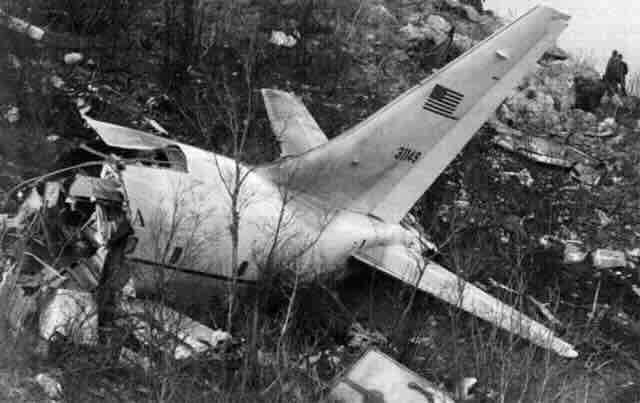 rep odbačen do samog vrha planine