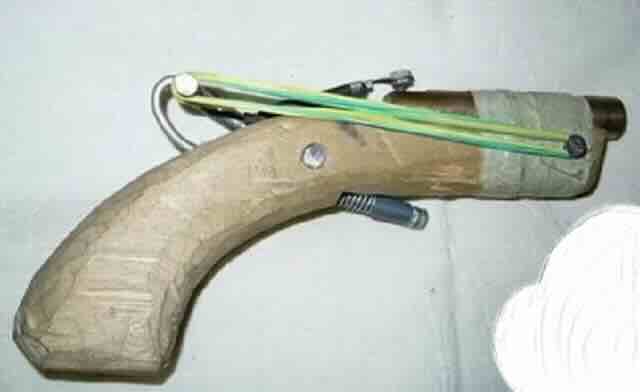 Pištolj od drveta, unikat