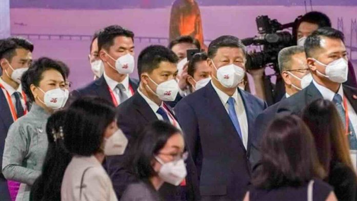 Predsednik Si u poseti Hong K ongu u pratnji obezbeđenja