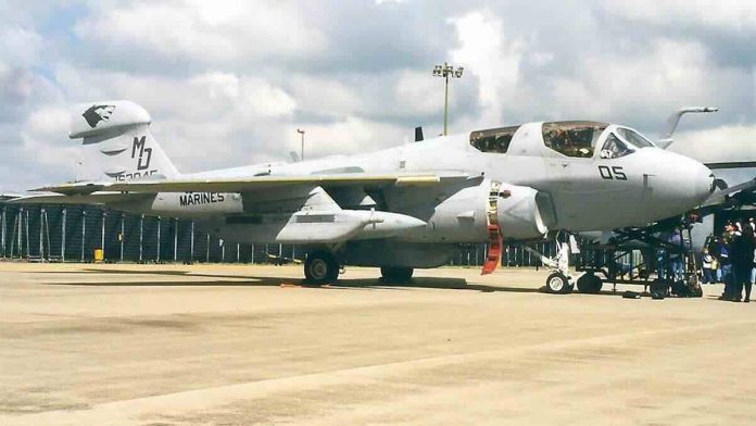 avion koji je izazvao nesreću EA 6B Prowler