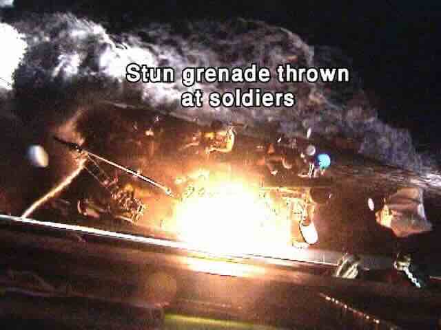 Aktivisti brzo vracaju sok bombu na izra elski brod s kog je bačena na Marmaru