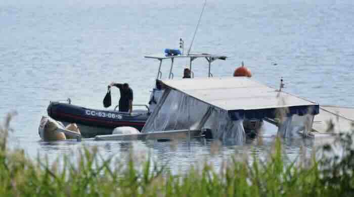 Gooduria brod u jezeru mađore