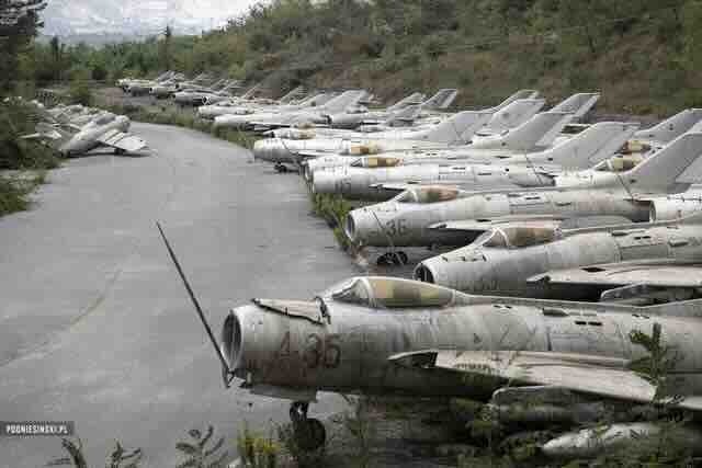 Iz jedne napuštene baze