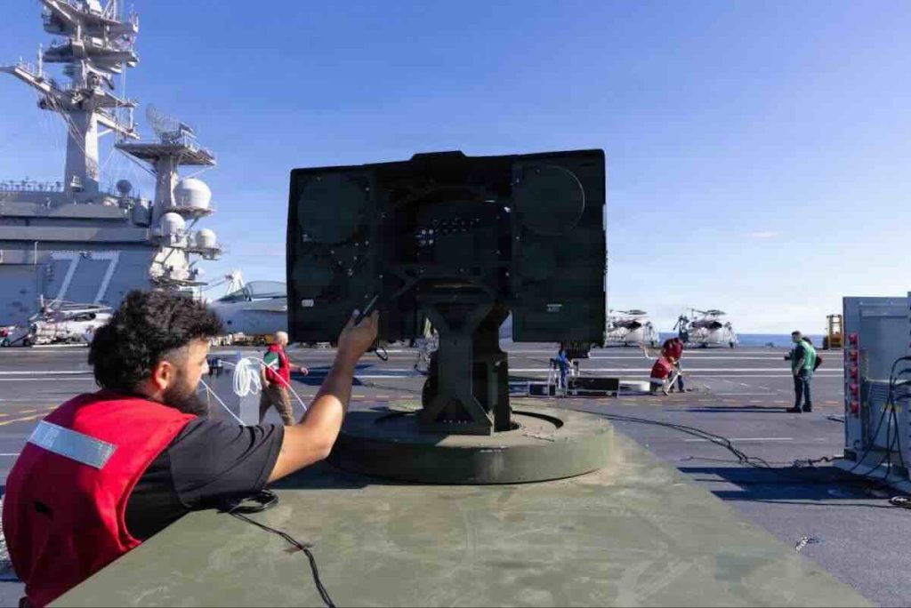 LOCUST lasersko oruzje na nosaču aviona USS George H.W. Bush (CVN-77)