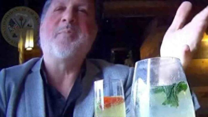 Šef američke hemijsko nuklearne bezbednosti stavljen na odsustvo nakon tajnog snimka