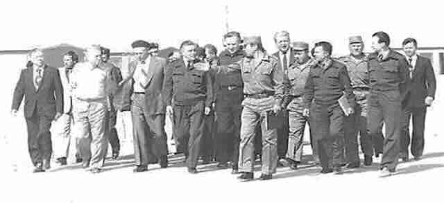 Sovjetska komisija u obilasku položaja