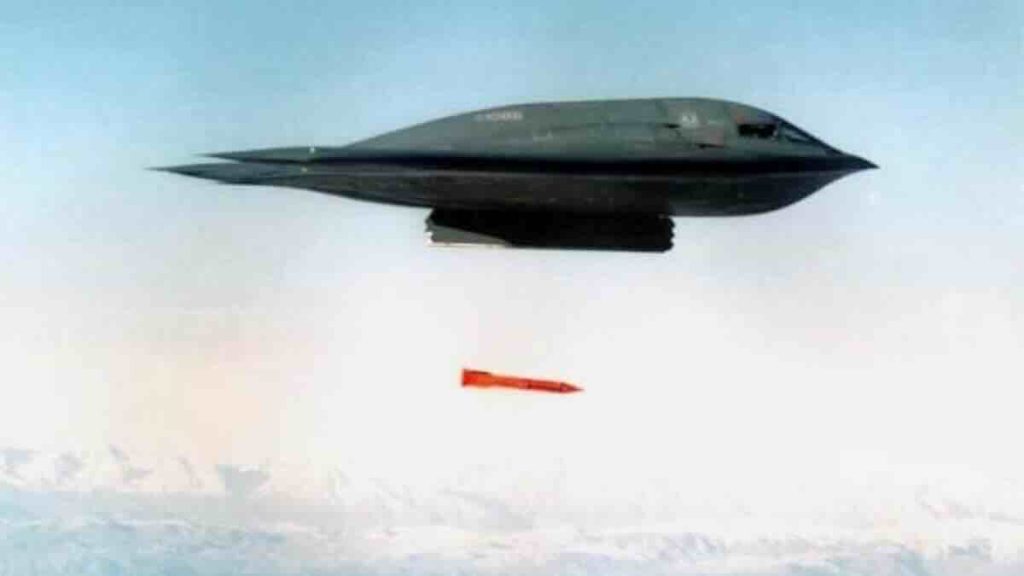 B-2 baca B61-11 bombu
