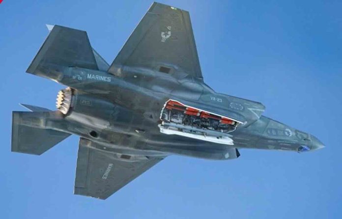 Britanski F-35B sa raketama Spear 3