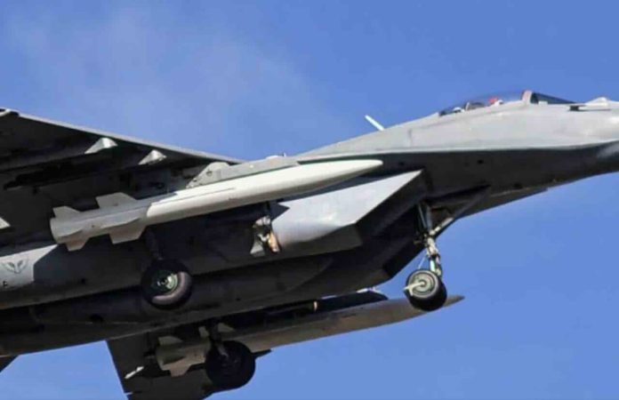 CM-400AKG na srpskom mig-29