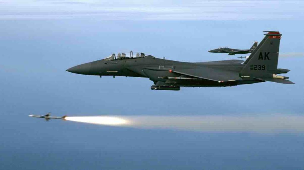 F-15E lansiraju AIM-7M