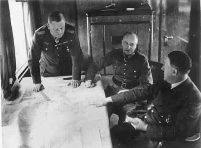 Hitler, Brauhic i Kajtel u voz u ''Amerika'' 1941. godine