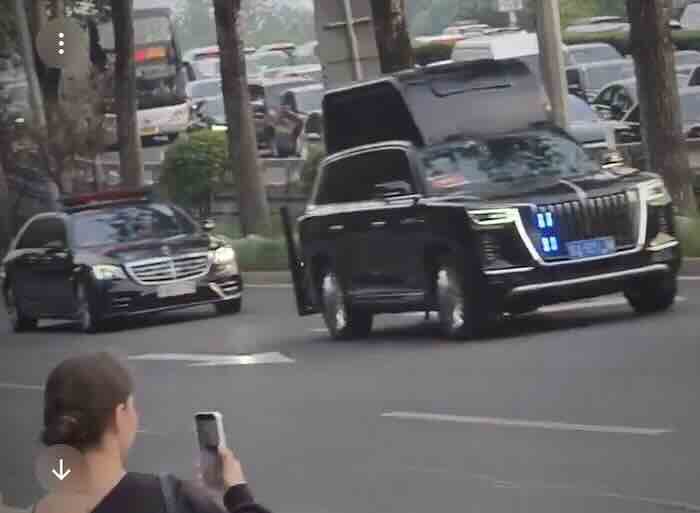 Hongqi LS7