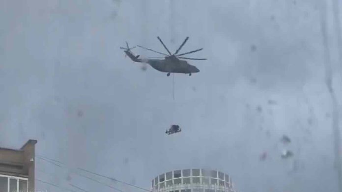 Mi-26 postavlja pancir na krov