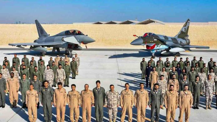 Pakistanski piloti dominirali čak 9 0 protiv katarskih lovaca Pakistanski piloti dominirali čak 9 0 protiv katarskih lovaca