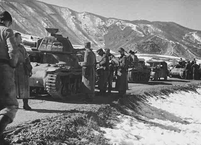 Princ Eugen negde na polozaju 1943. godine Princ Eugen negde na položaju 1943. godine