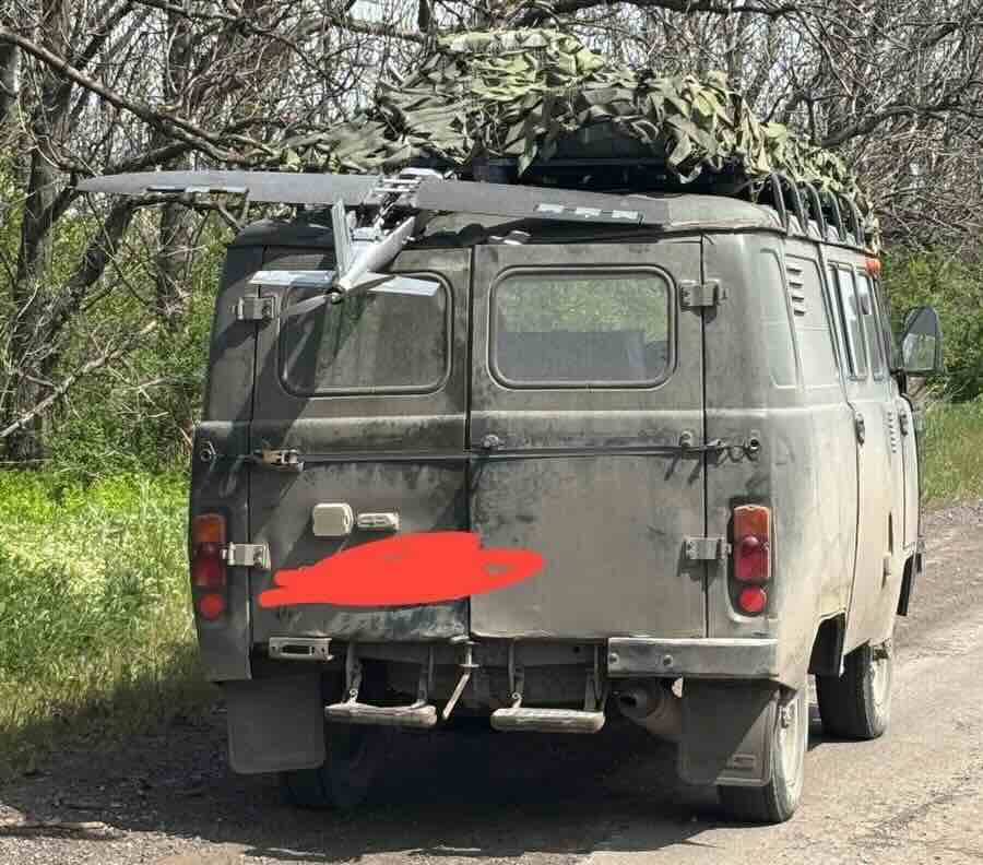 Ukrajinski hornet dron zakačen na rusku buhanku UAZ 452