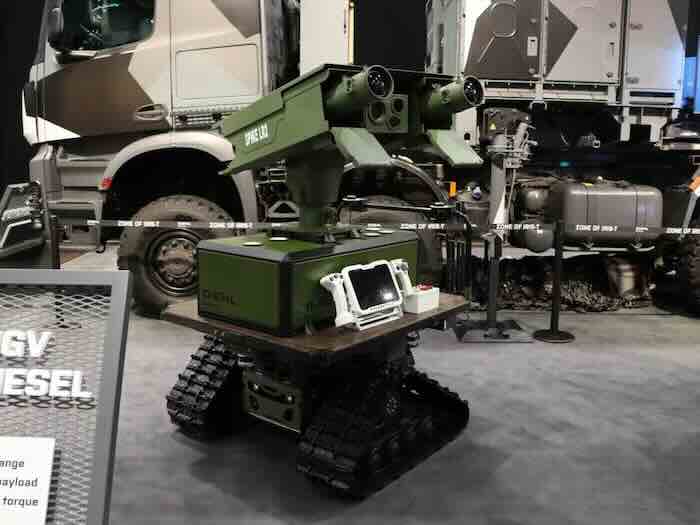 mali robot Ziesel ispalio 17 raketa SPIKE LR