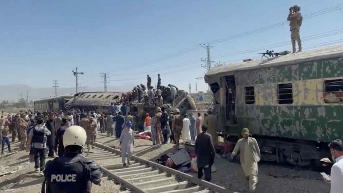pakistan automobil bomba udarila u voz