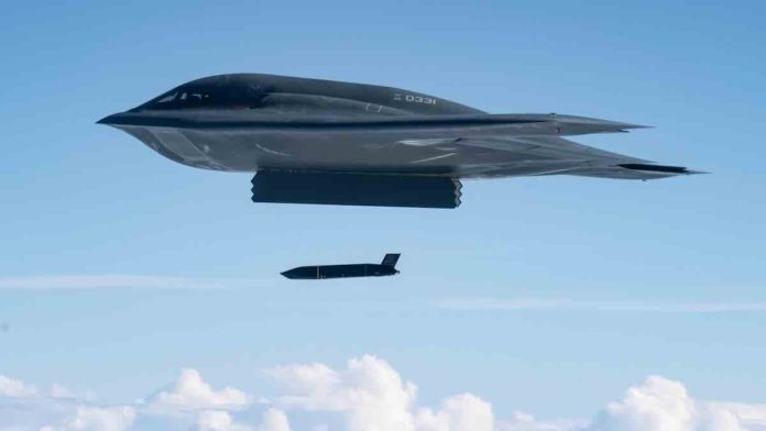 B-2 Spirit prvi put lansirao protivbrodsku LRASM