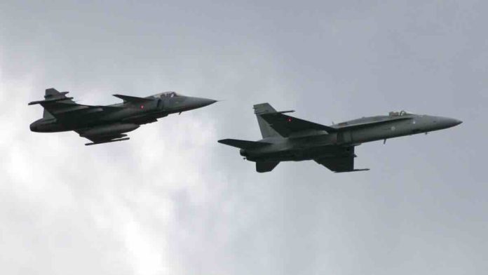F-18C Hornet i JAS 39C Gripen