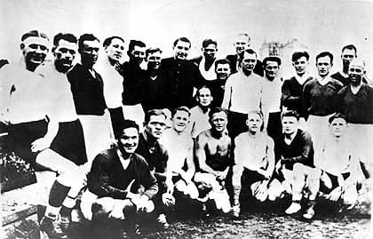 Start u crnim majicama pred me č šestog jula 1942. godine