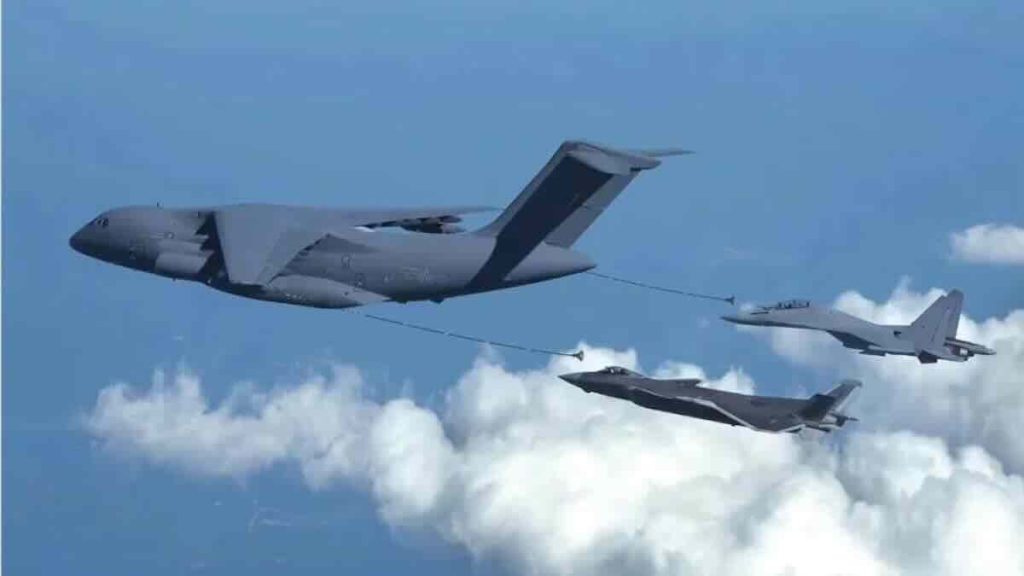 YY-20 puni J-16 i J-20 u letu