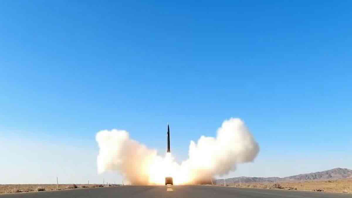 kineska hipersonicna raketa DF 17 kineska hipersonična raketa DF-17