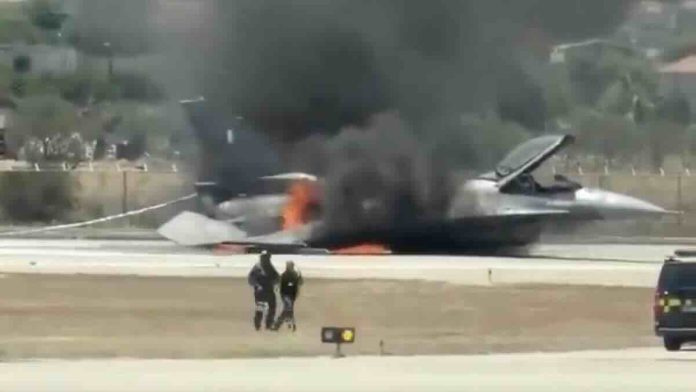 Grčki F-16 sleteo na stomak na Zakintosu pa se zapalio Grčki F-16 sleteo na stomak na Zakintosu pa se zapalio