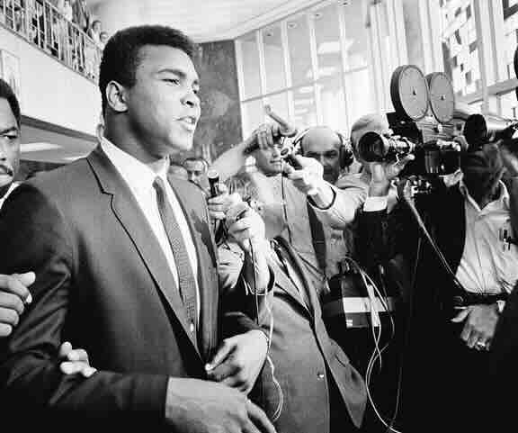Muhamed Ali napušta sudnicu jun 1967