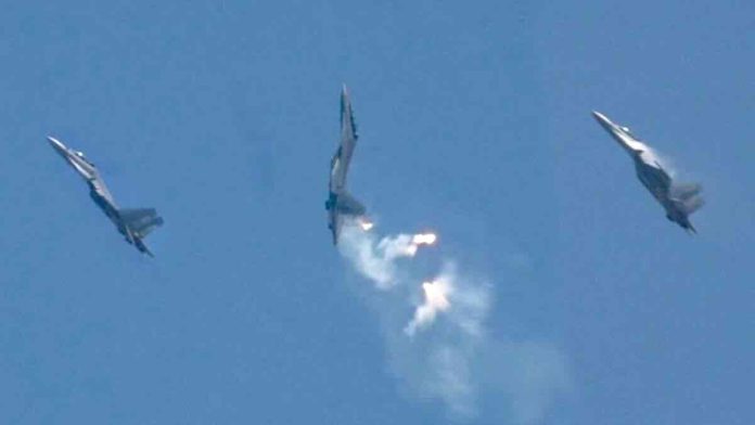 Sukoj Su-27 kobra manevar Sukoj Su-27 kobra manevar
