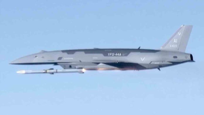 YFQ-44A ispalio AMRAAM YFQ-44A ispalio AMRAAM