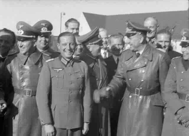 Emil Leeb prvi s leva. Pored njega je Tot. Poligon Penemide 1941. godine Emil Leeb, prvi s leva. Pored njega je Tot. Poligon Penemide 1941. godine