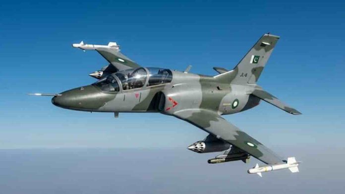 Kineski trenažno borbeni JL-8 (K-8)