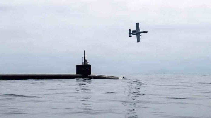 Šta je juršnik A-10 tražio iznad nuklearne podmornice