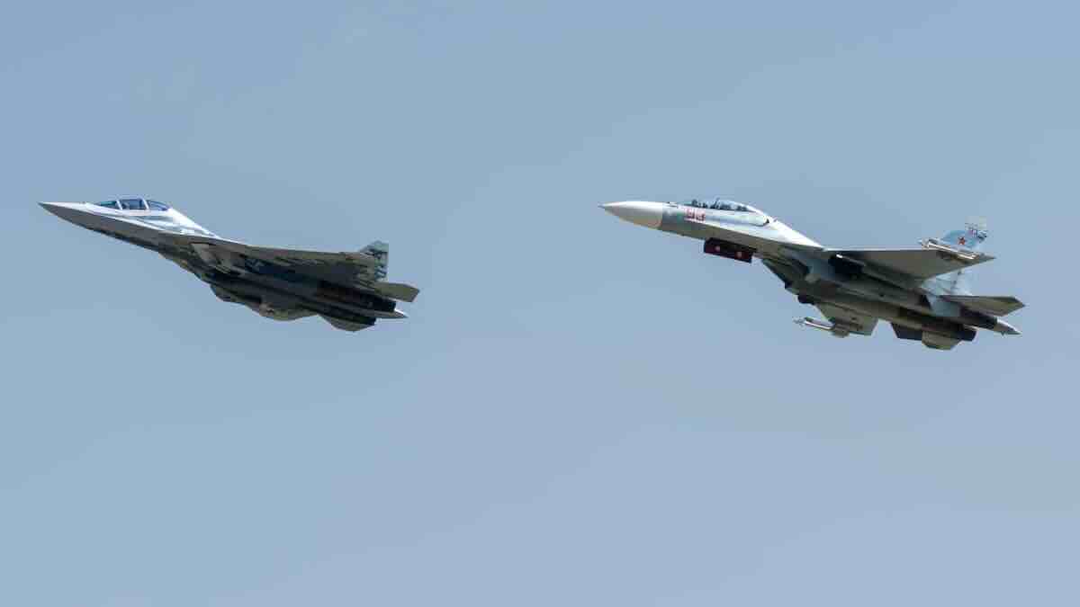 Su 57D pored Su 30SM2 Su-57D pored Su-30SM2