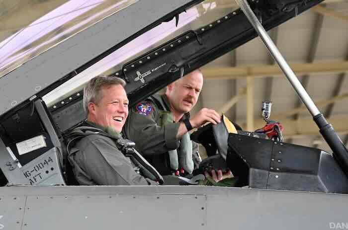 Den Driskol u lovcu F-16D